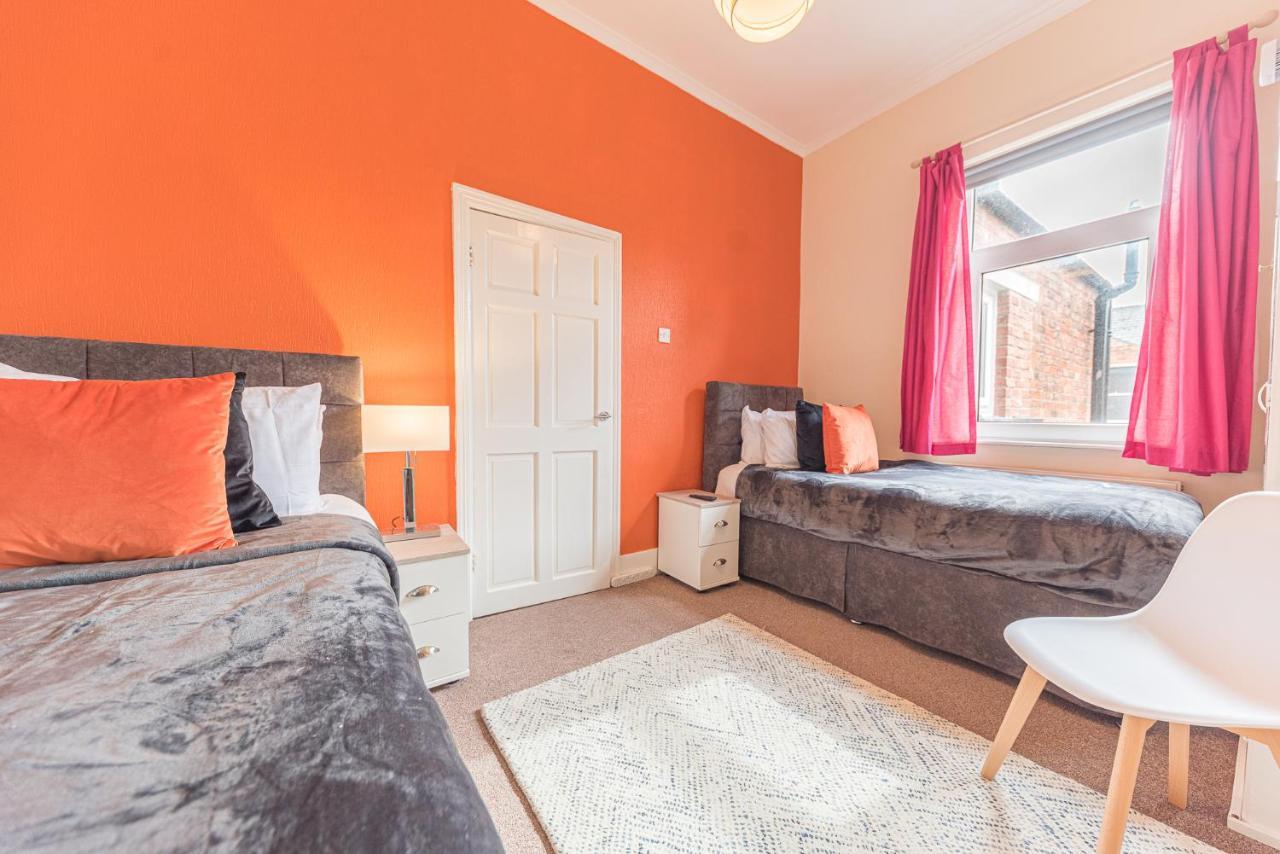 *King Bed* Luxury City Centre House Barrow-in-Furness Екстер'єр фото