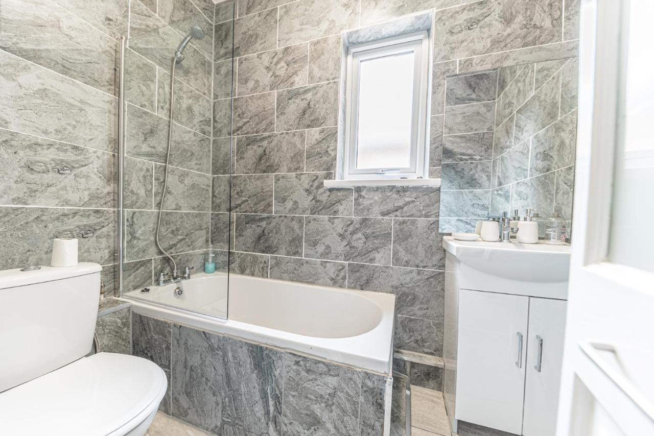 *King Bed* Luxury City Centre House Barrow-in-Furness Екстер'єр фото